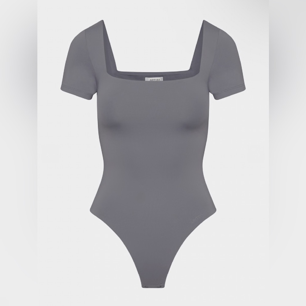 Aritzia Contour Square Neck Short Sleeve Bodysuit